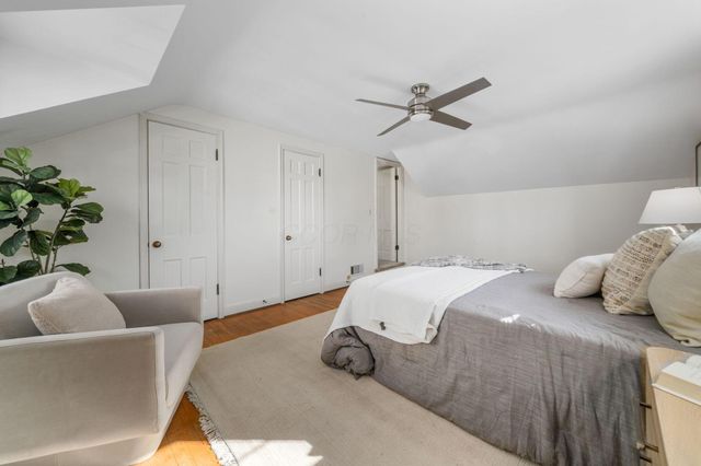 2731 E Broad Street, Columbus, OH 43209