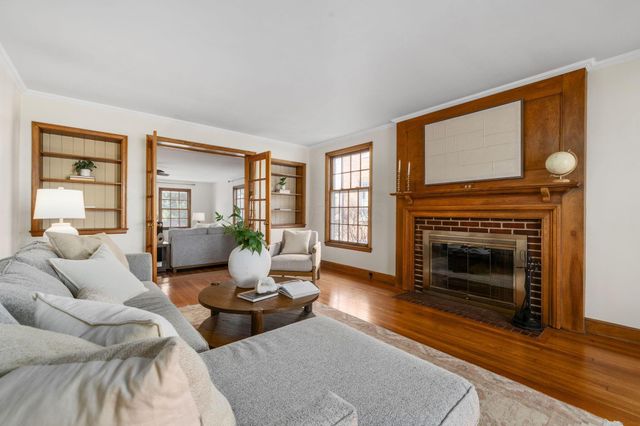 2731 E Broad Street, Columbus, OH 43209