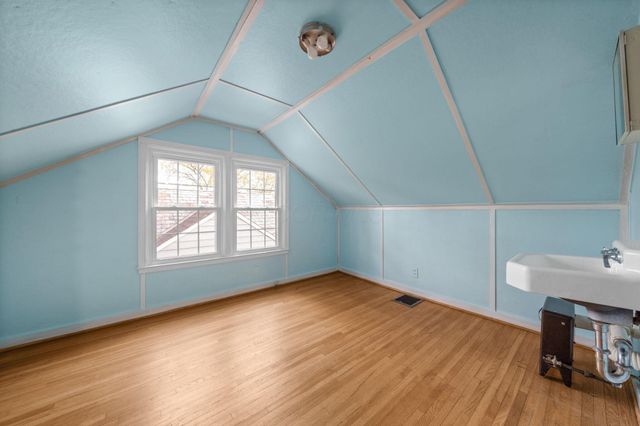 2731 E Broad Street, Columbus, OH 43209