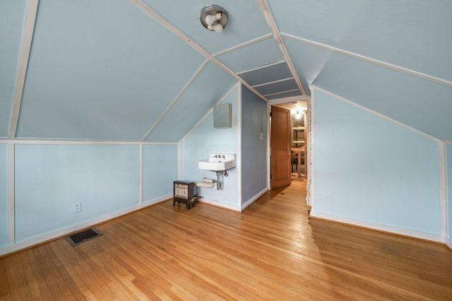 2731 E Broad Street, Columbus, OH 43209