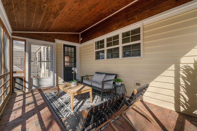 2731 E Broad Street, Columbus, OH 43209