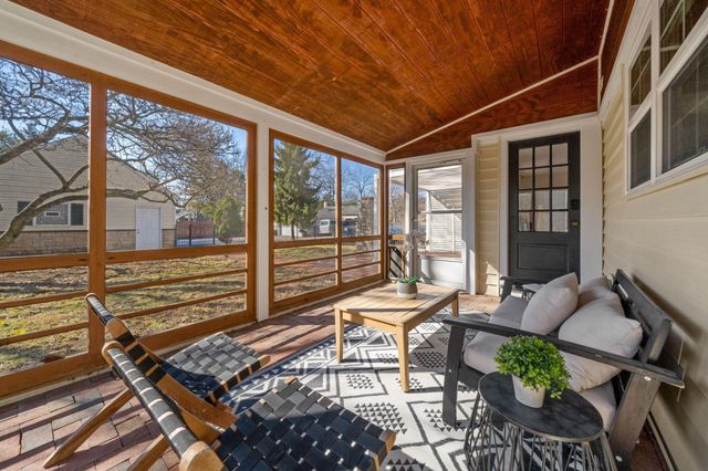 2731 E Broad Street, Columbus, OH 43209