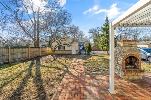 2731 E Broad Street, Columbus, OH 43209