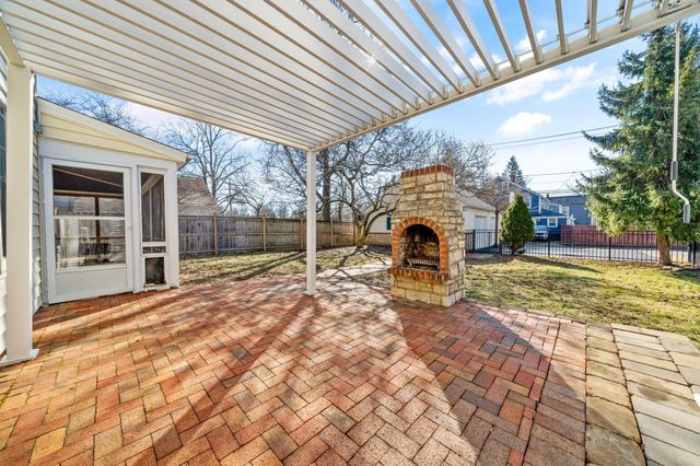 2731 E Broad Street, Columbus, OH 43209