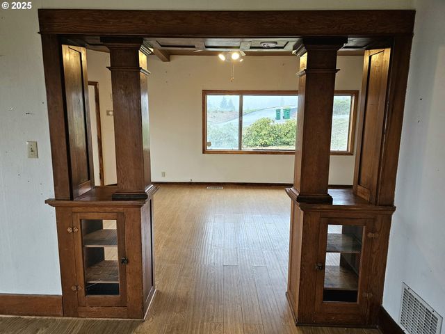 32373 JP WEST Rd, Scappoose, OR 97056