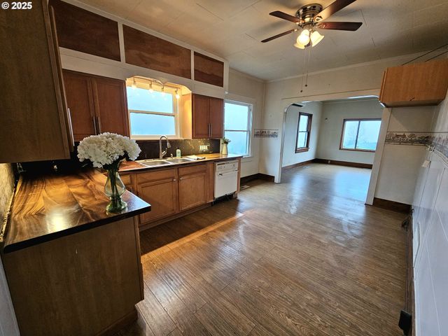 32373 JP WEST Rd, Scappoose, OR 97056