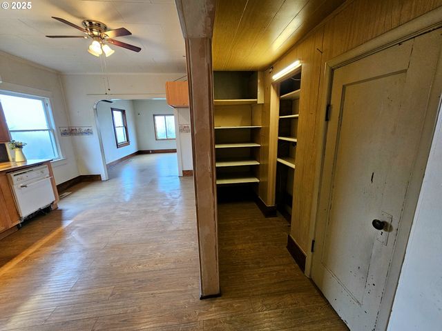 32373 JP WEST Rd, Scappoose, OR 97056