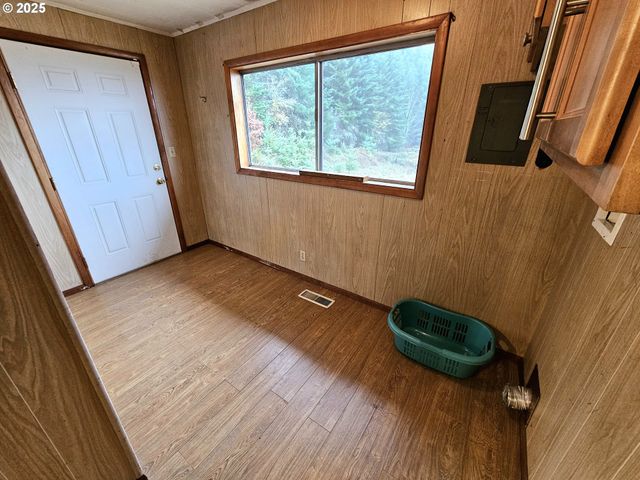 32373 JP WEST Rd, Scappoose, OR 97056