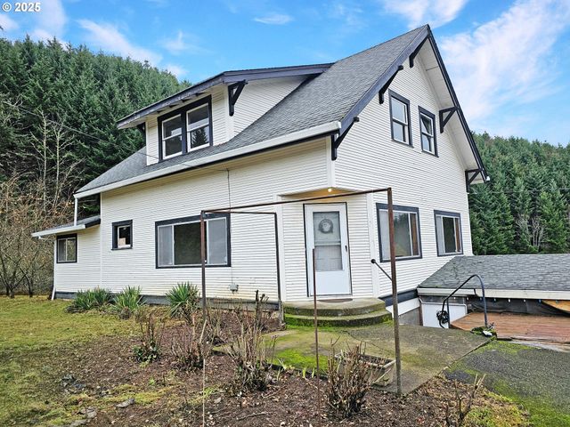 32373 JP WEST Rd, Scappoose, OR 97056