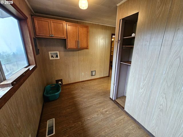 32373 JP WEST Rd, Scappoose, OR 97056