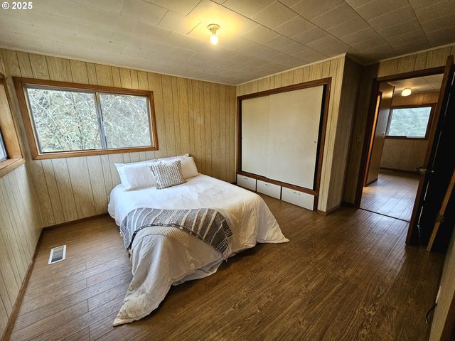 32373 JP WEST Rd, Scappoose, OR 97056