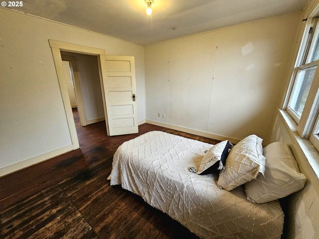 32373 JP WEST Rd, Scappoose, OR 97056