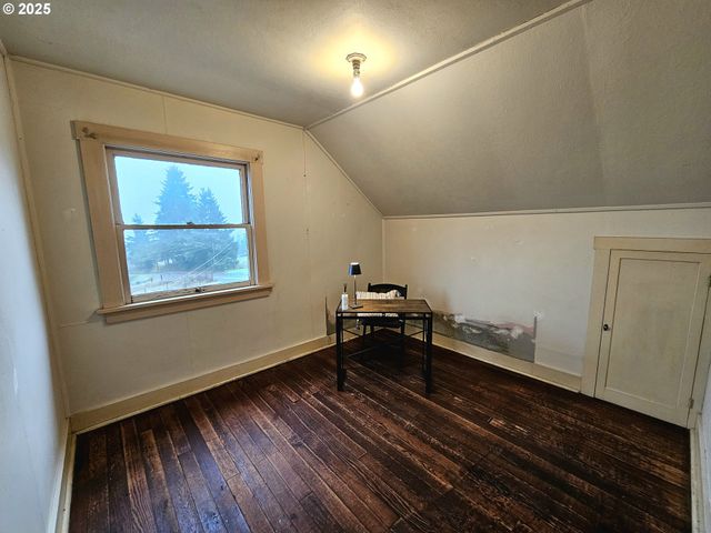 32373 JP WEST Rd, Scappoose, OR 97056