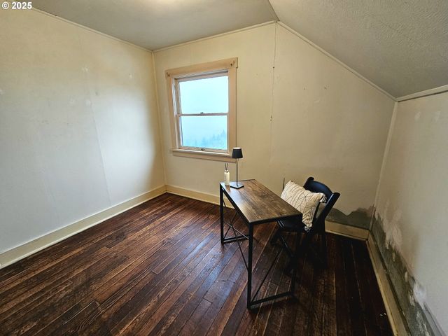 32373 JP WEST Rd, Scappoose, OR 97056