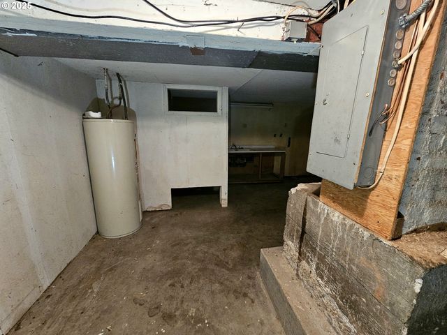 32373 JP WEST Rd, Scappoose, OR 97056