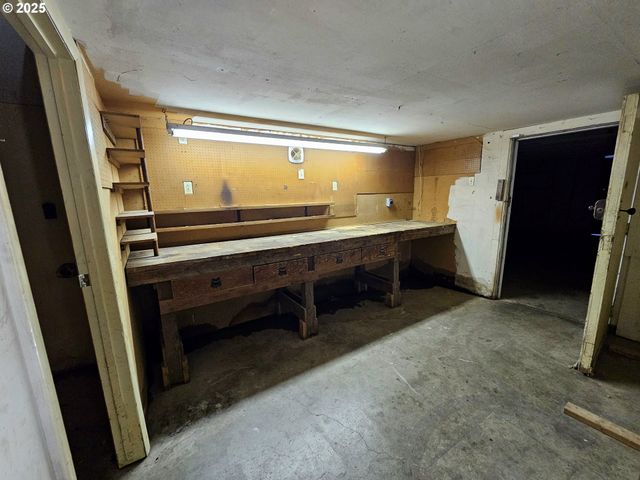 32373 JP WEST Rd, Scappoose, OR 97056