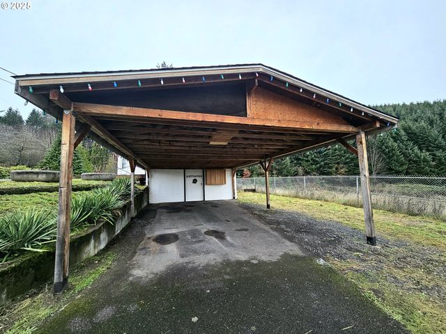 32373 JP WEST Rd, Scappoose, OR 97056