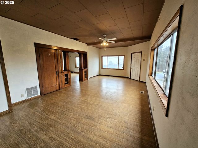 32373 JP WEST Rd, Scappoose, OR 97056