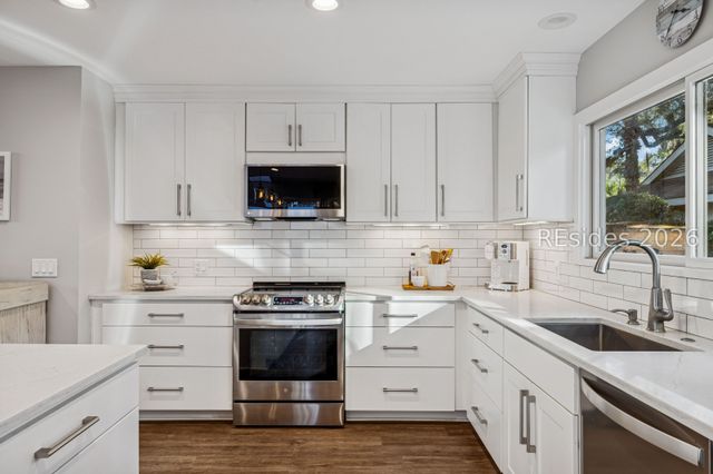 17 Gunnery Ln, Hilton Head Island, SC 29928