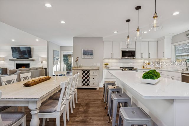 17 Gunnery Ln, Hilton Head Island, SC 29928