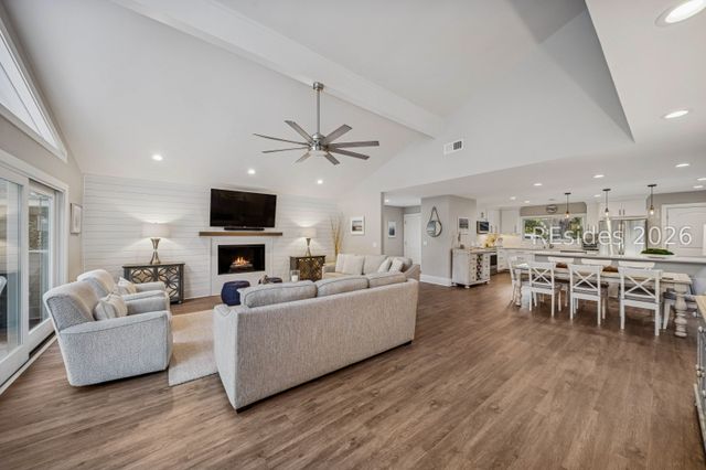 17 Gunnery Ln, Hilton Head Island, SC 29928