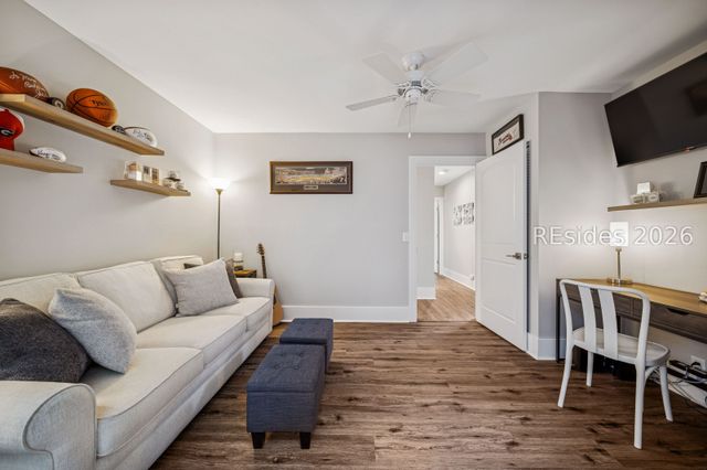 17 Gunnery Ln, Hilton Head Island, SC 29928