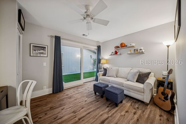 17 Gunnery Ln, Hilton Head Island, SC 29928