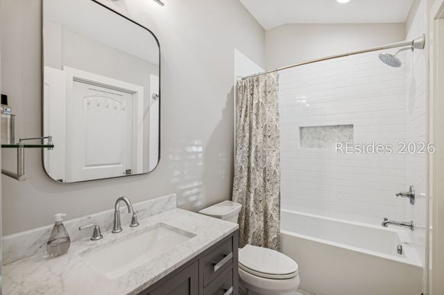 17 Gunnery Ln, Hilton Head Island, SC 29928