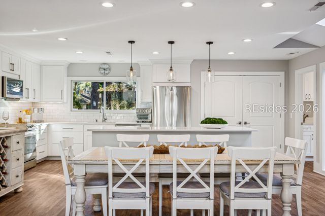 17 Gunnery Ln, Hilton Head Island, SC 29928