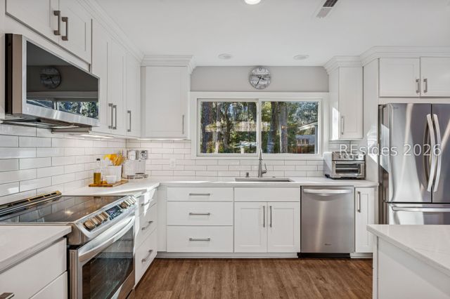 17 Gunnery Ln, Hilton Head Island, SC 29928