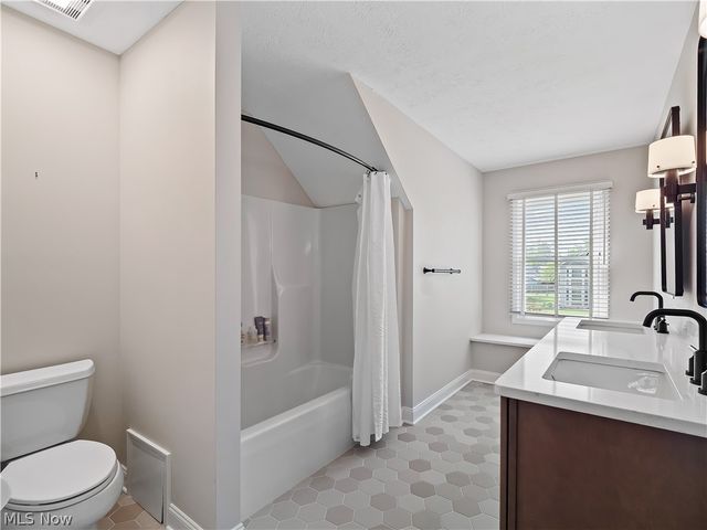 4195 Arlington Drive, Brunswick, OH 44212