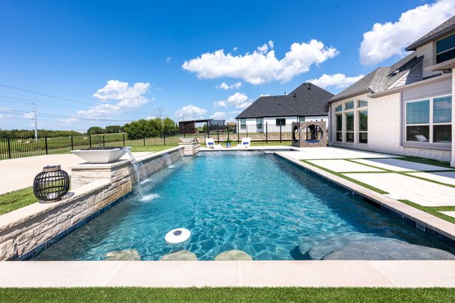 168 Falcon Point Drive, Heath, TX 75032