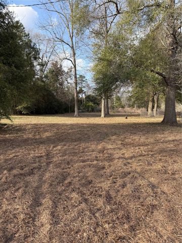 274 County Road 3375, Cleveland, TX 77327