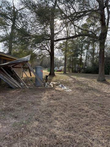 274 County Road 3375, Cleveland, TX 77327