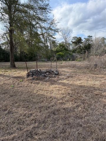 274 County Road 3375, Cleveland, TX 77327