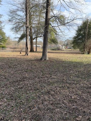 274 County Road 3375, Cleveland, TX 77327