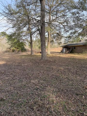 274 County Road 3375, Cleveland, TX 77327