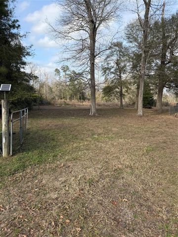 274 County Road 3375, Cleveland, TX 77327