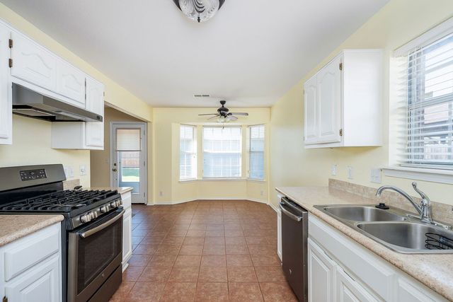 19638 E 38th Place S, Broken Arrow, OK 74014
