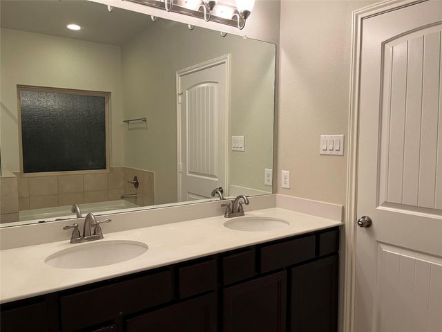 1924 Howth Avenue, Houston, TX 77051