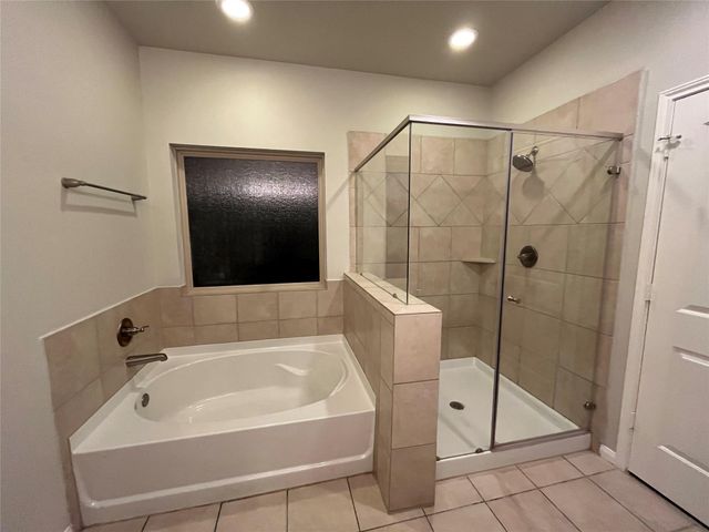 1924 Howth Avenue, Houston, TX 77051