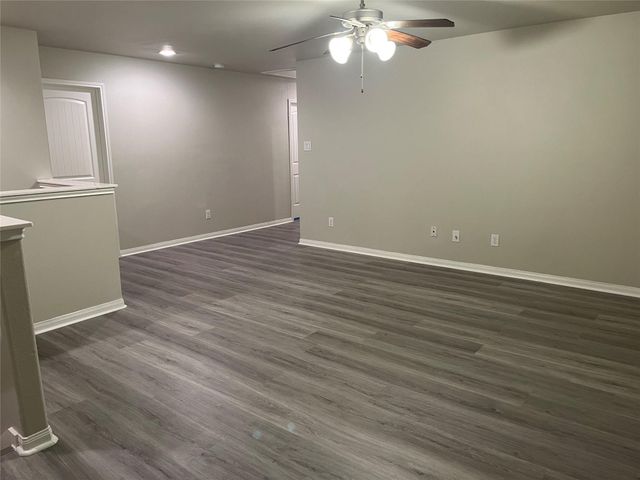 1924 Howth Avenue, Houston, TX 77051