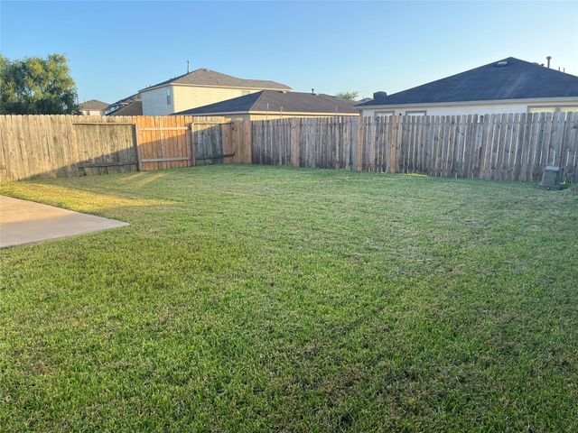 1924 Howth Avenue, Houston, TX 77051