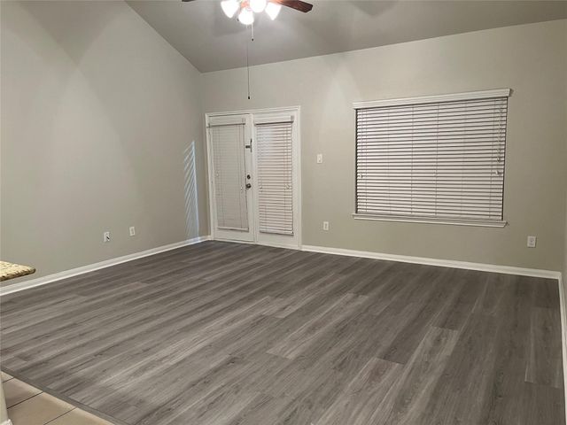 1924 Howth Avenue, Houston, TX 77051