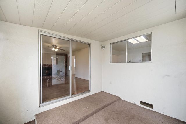 1244 W J St, Oakdale, CA 95361
