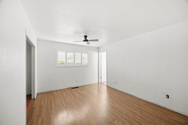 1244 W J St, Oakdale, CA 95361