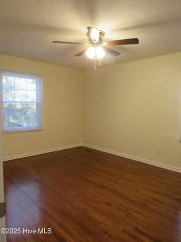 535 W Rhode Island Avenue, Southern Pines, NC 28387