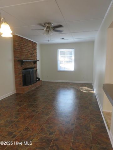 535 W Rhode Island Avenue, Southern Pines, NC 28387