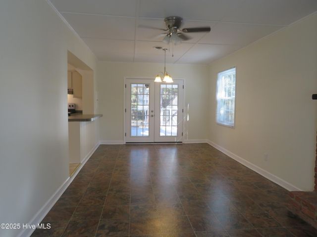 535 W Rhode Island Avenue, Southern Pines, NC 28387