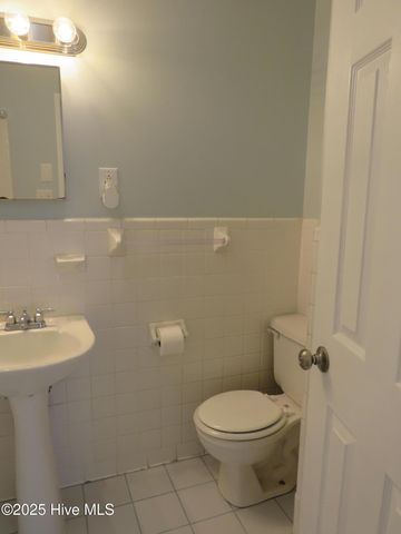 535 W Rhode Island Avenue, Southern Pines, NC 28387